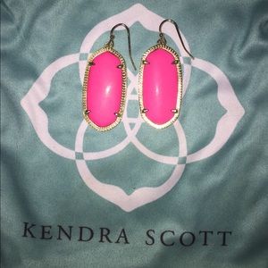 Elle Kendra Scott earrings